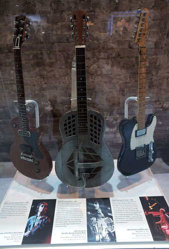 John-Lennon-exhibition-Jo-008