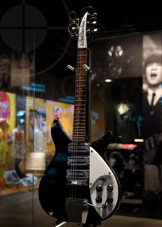 Rickenbacker325JetGlo